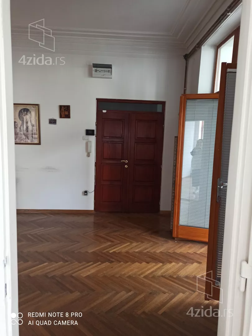 Četvoroiposoban stan | 4zida