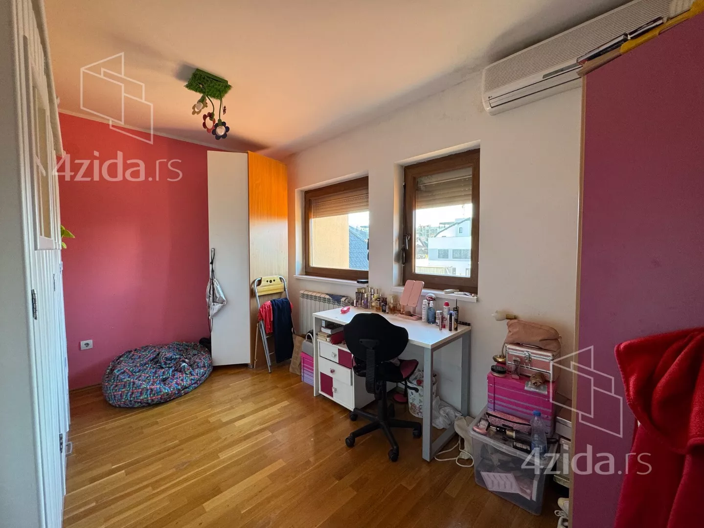 Petoiposoban stan | 4zida