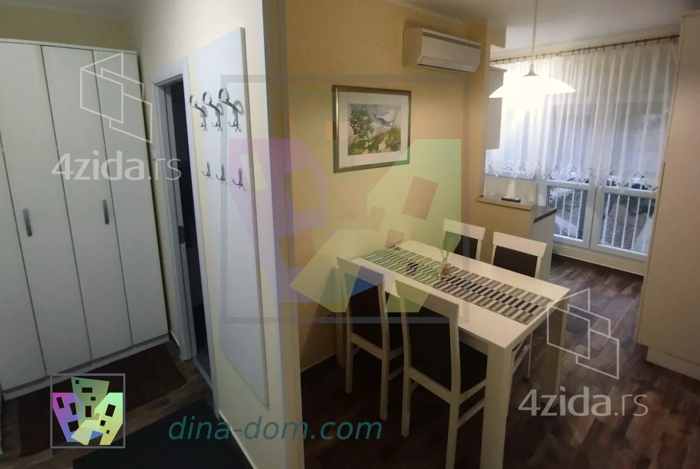 Jednoiposoban stan | 4zida