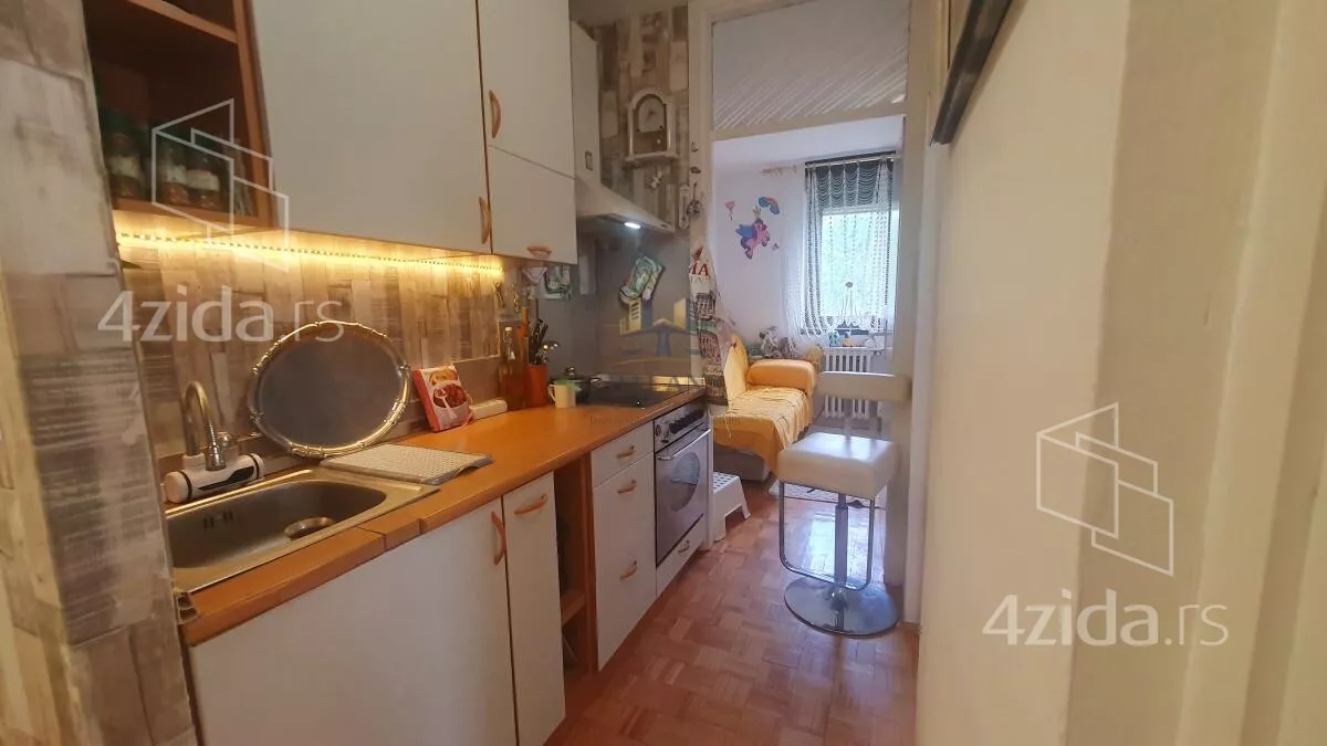 Petosoban stan | 4zida