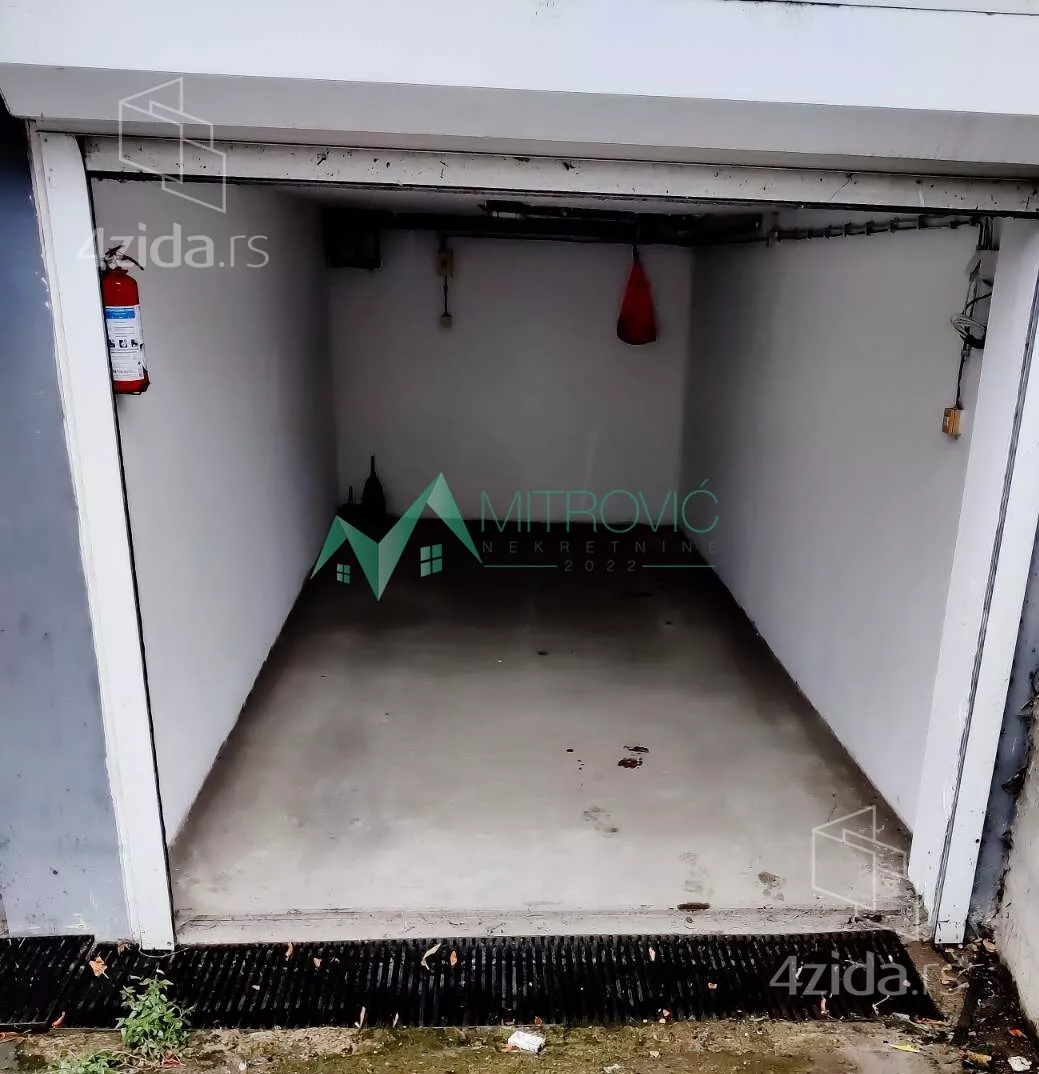 Garaža | 4zida