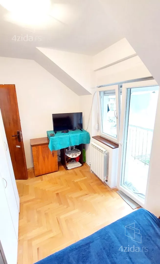 Petoiposoban stan | 4zida