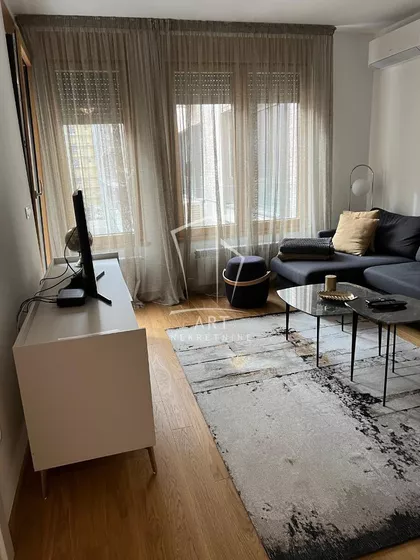 Tadije Sondermajera | 4zida.rs