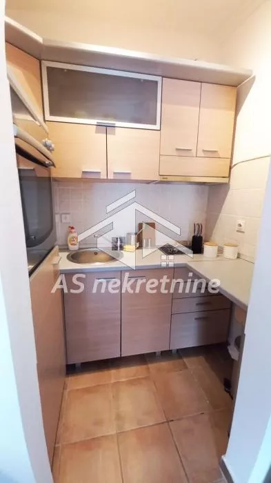 Crveni Krst Vračar | 4zida.rs