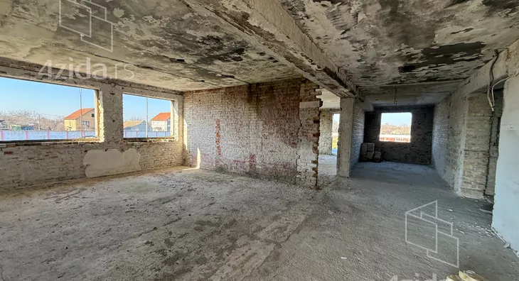 Poslovna zgrada | 4zida