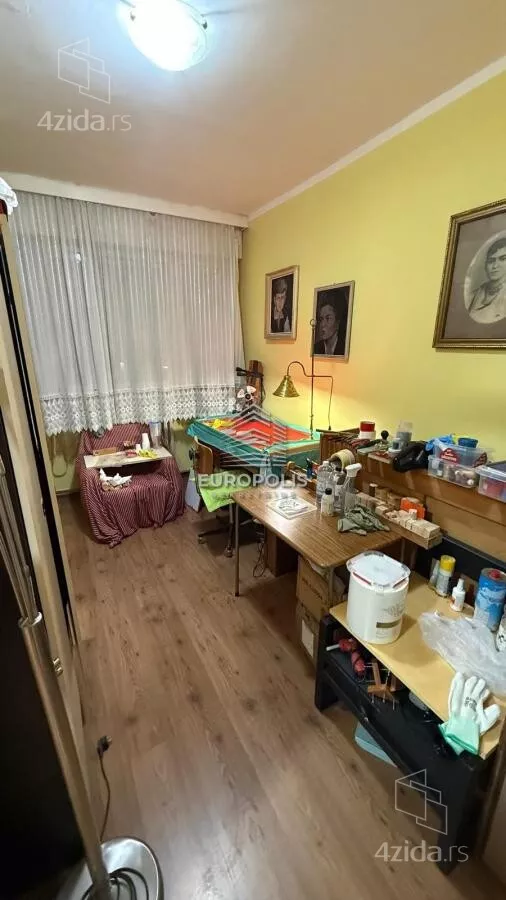 Troiposoban stan | 4zida
