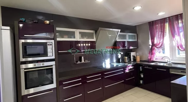 Šestosoban stan | 4zida