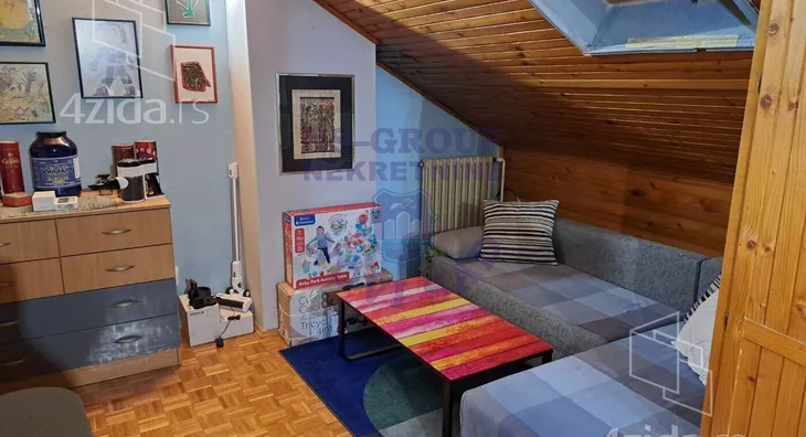 Troiposoban stan | 4zida