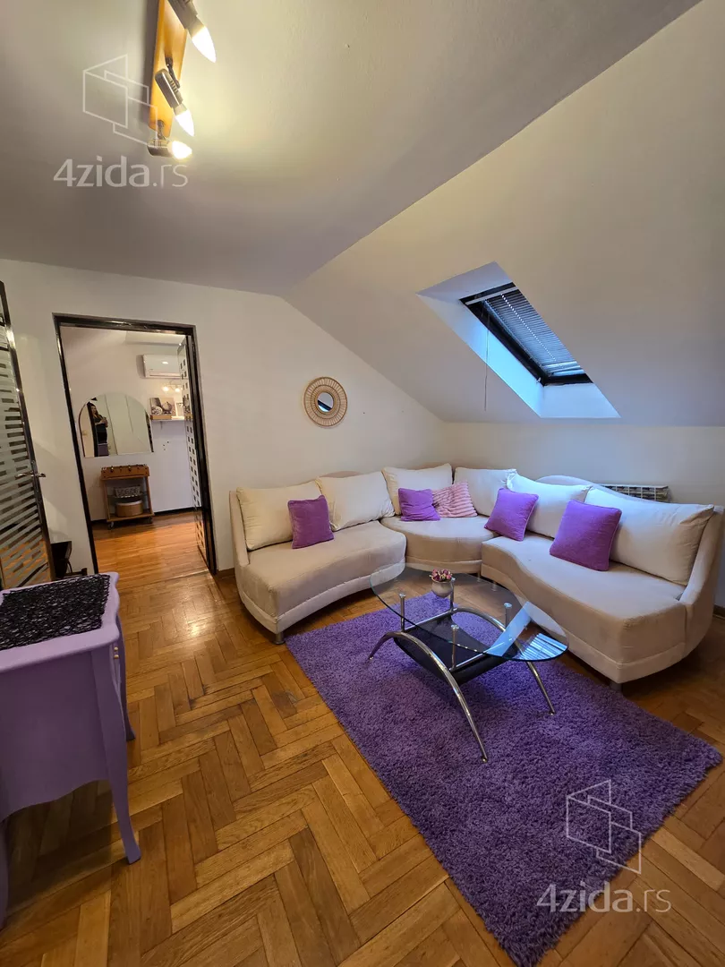 Šestosoban stan | 4zida