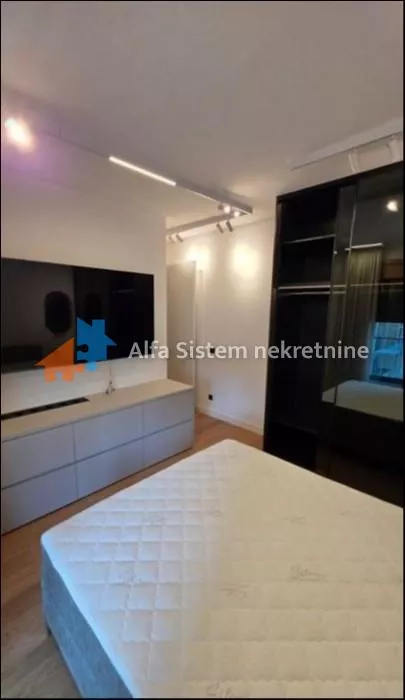 Klinički Centar | 4zida.rs