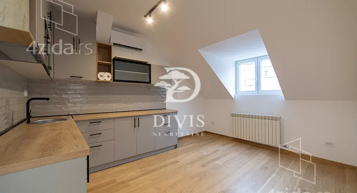 Četvoroiposoban stan | 4zida