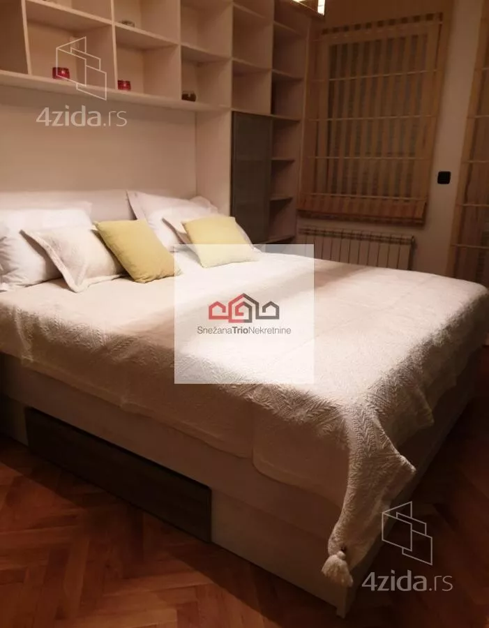 Četvoroiposoban stan | 4zida