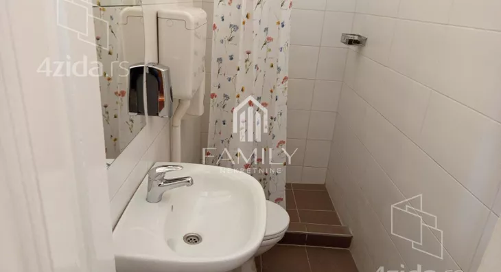 Četvoroiposoban stan | 4zida