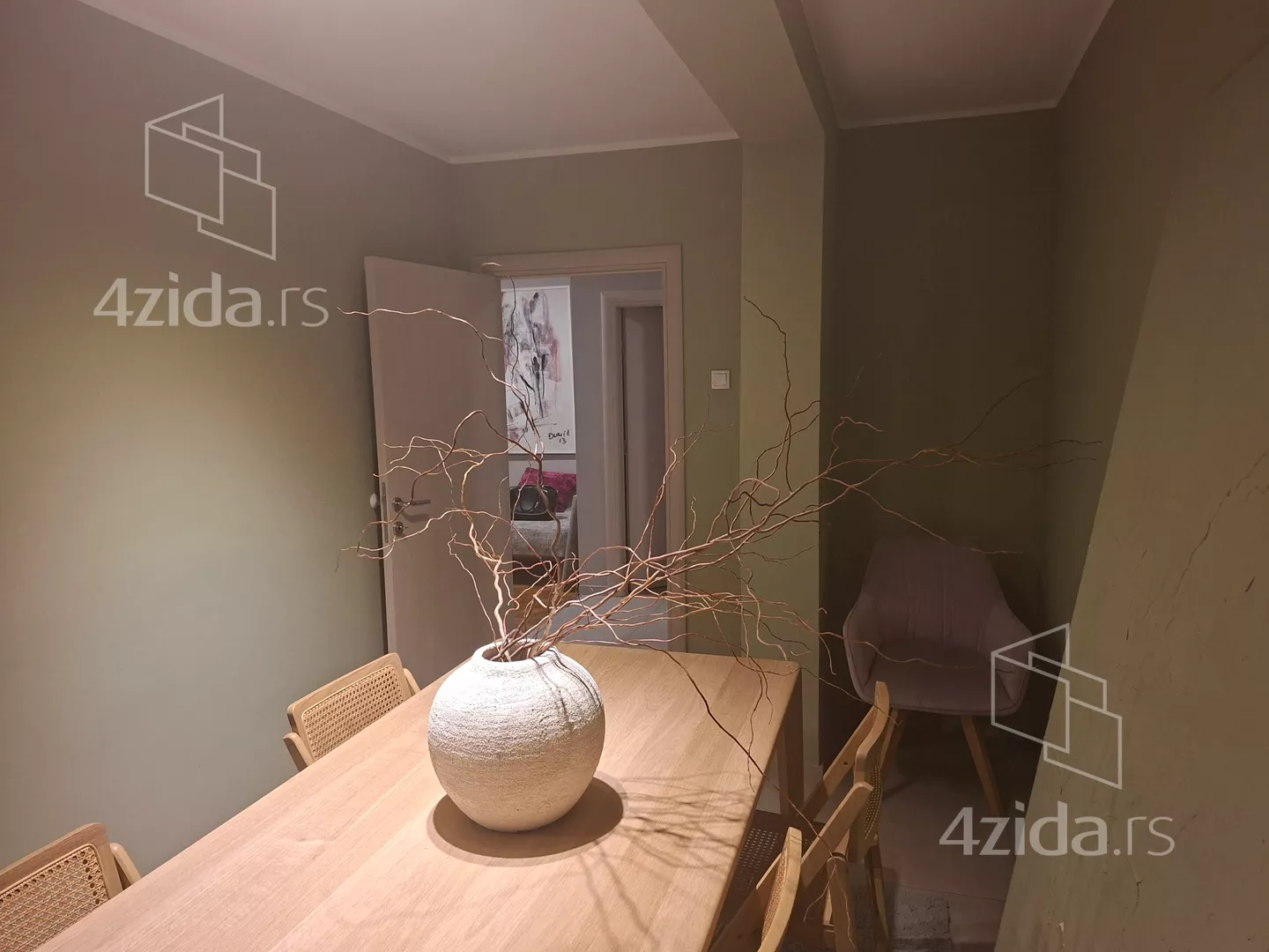 Troiposoban stan | 4zida