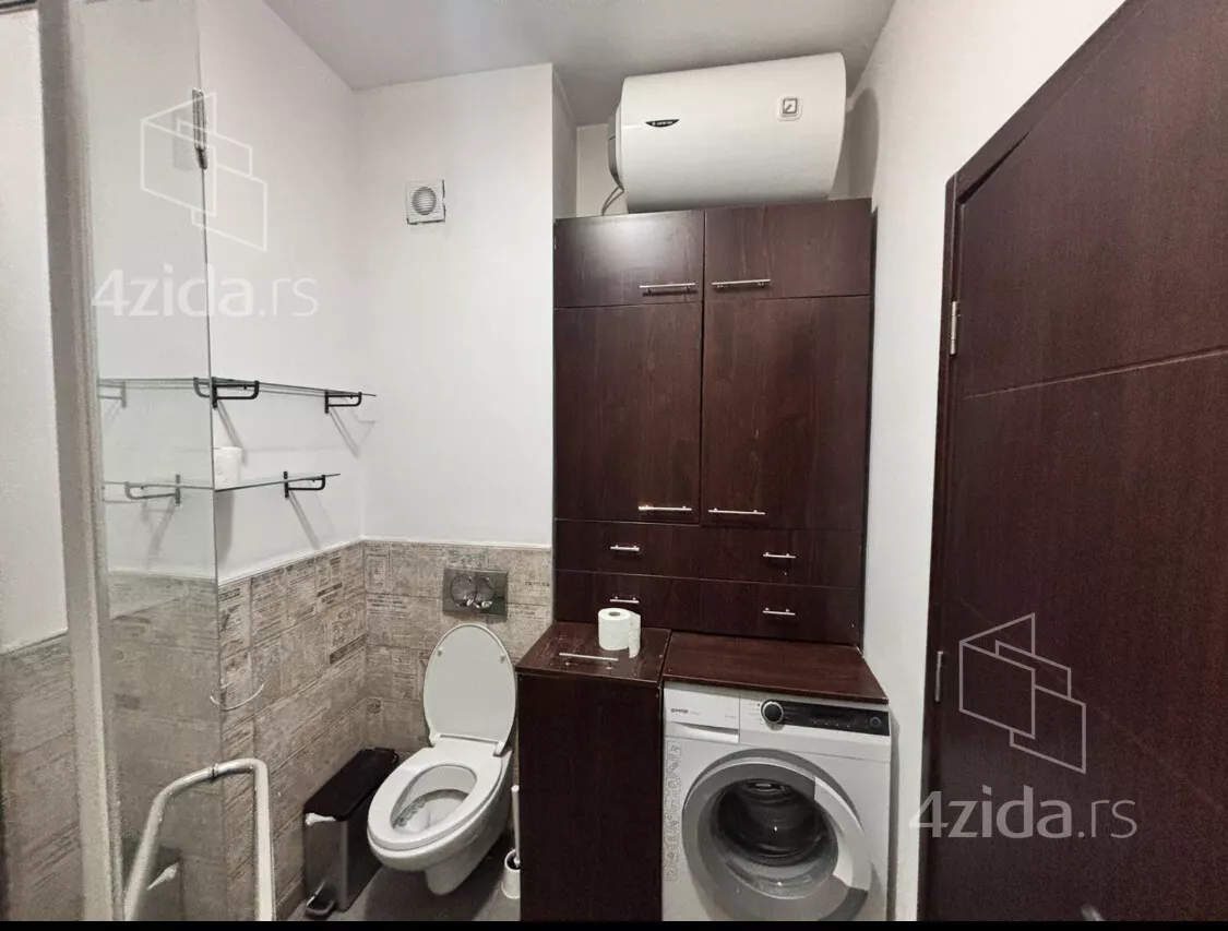 Četvoroiposoban stan | 4zida