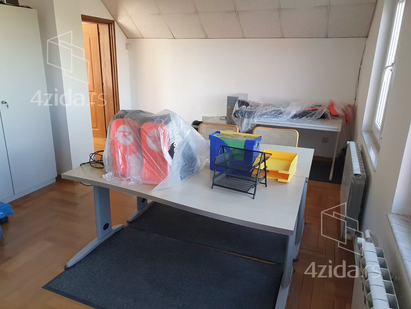Poslovna zgrada | 4zida