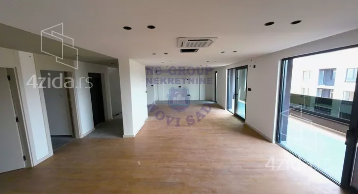 Sedmosoban stan | 4zida