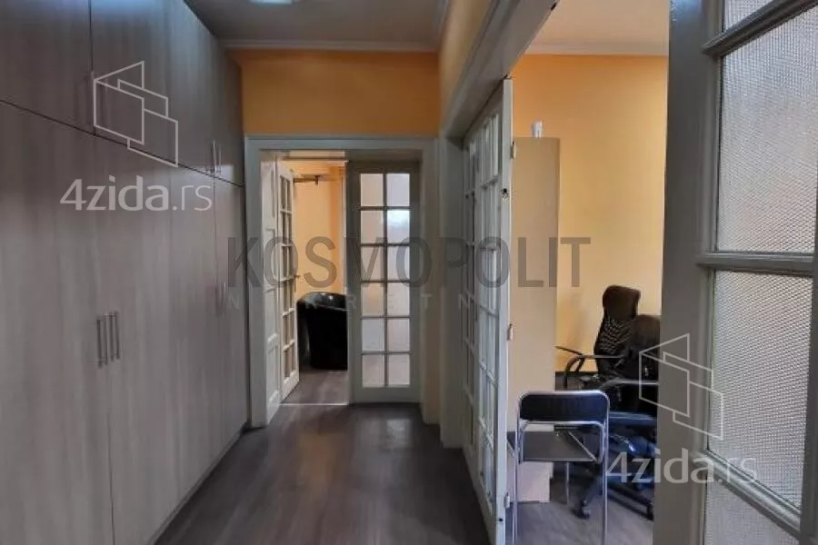 Četvoroiposoban stan | 4zida