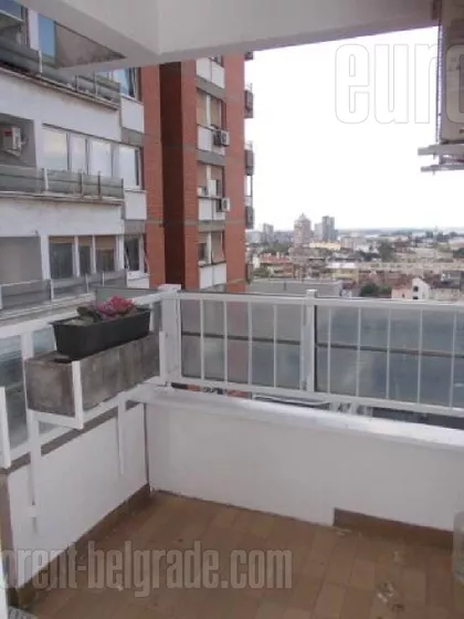 TAŠMAJDAN | 4zida.rs