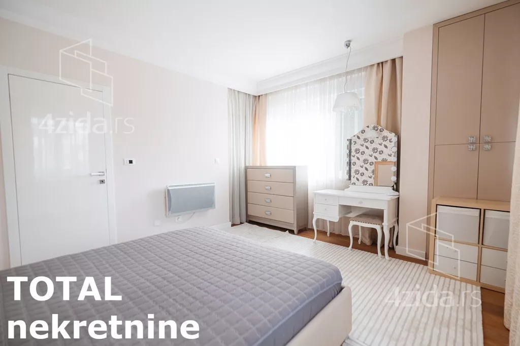 Šestosoban stan | 4zida