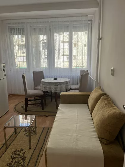 Kneza Lazara 4/2 | 4zida.rs