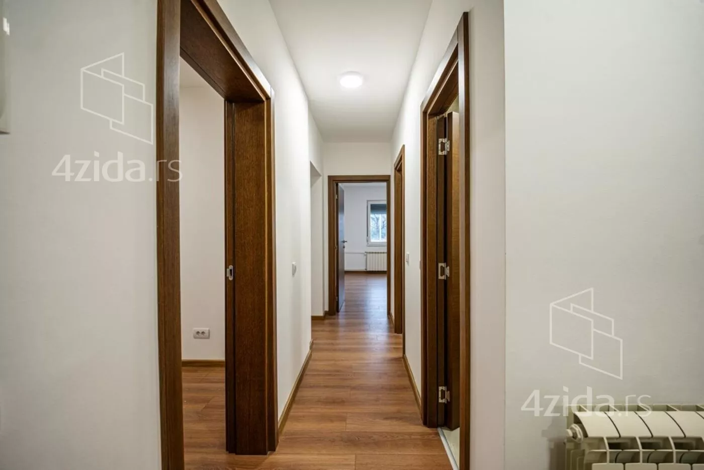Četvoroiposoban stan | 4zida