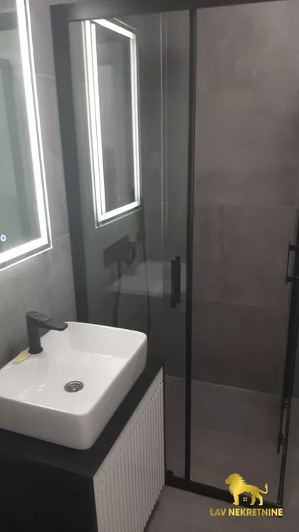 LAZE LAZAREVIĆA | 4zida.rs