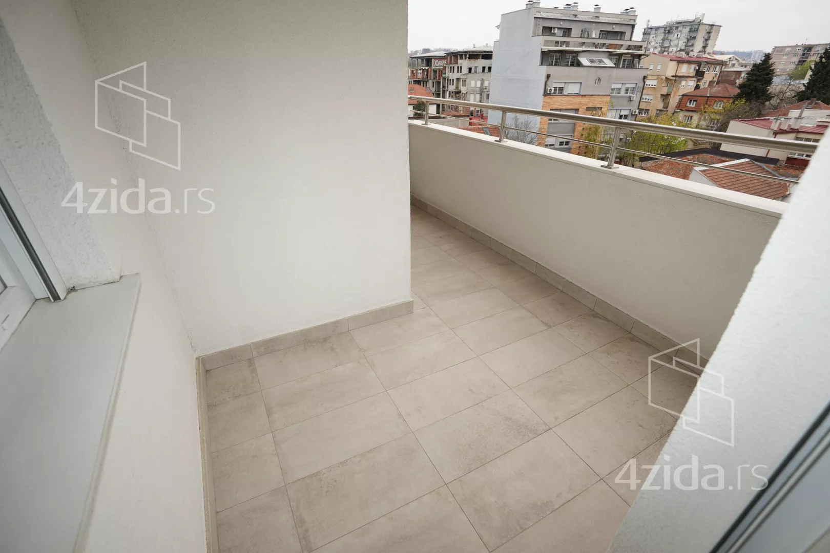 Petosoban stan | 4zida