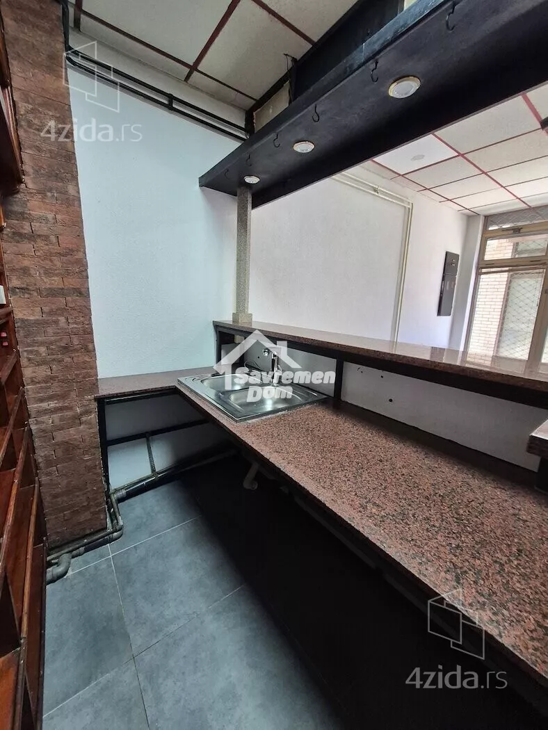 Poslovni prostor | 4zida