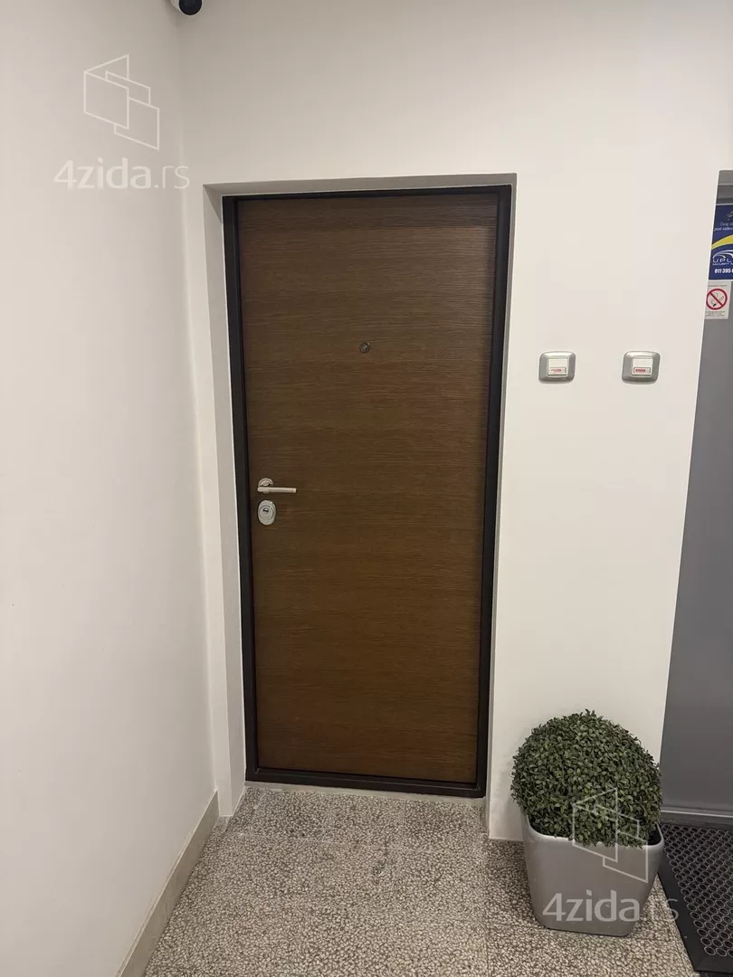 Petosoban stan | 4zida