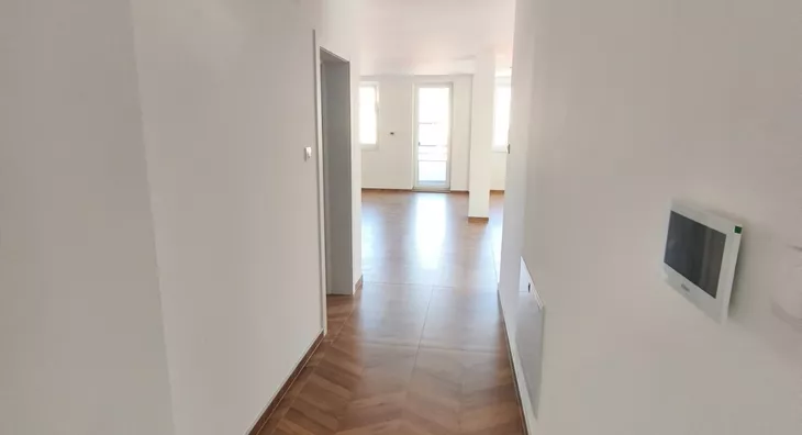 Petoiposoban stan | 4zida