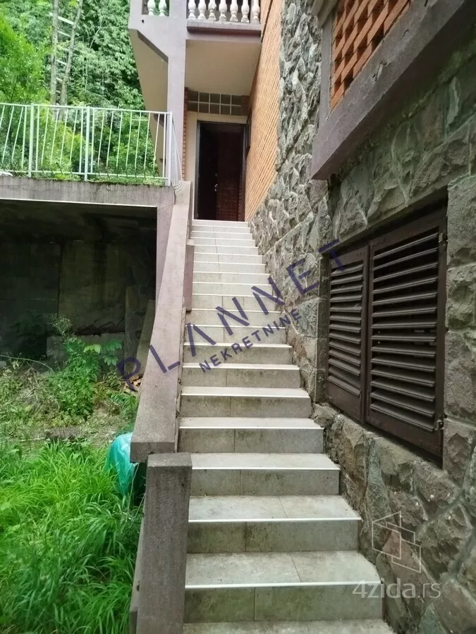 3-etažna kuća | 4zida