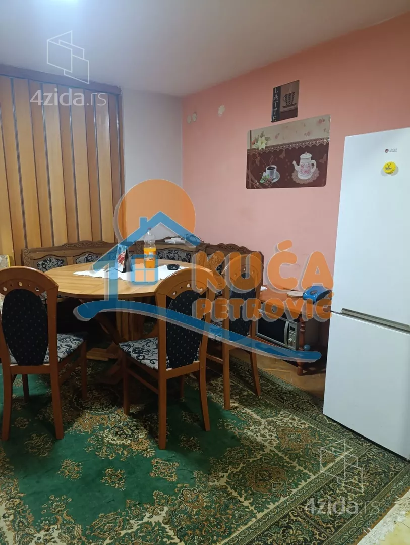 Troiposoban stan | 4zida