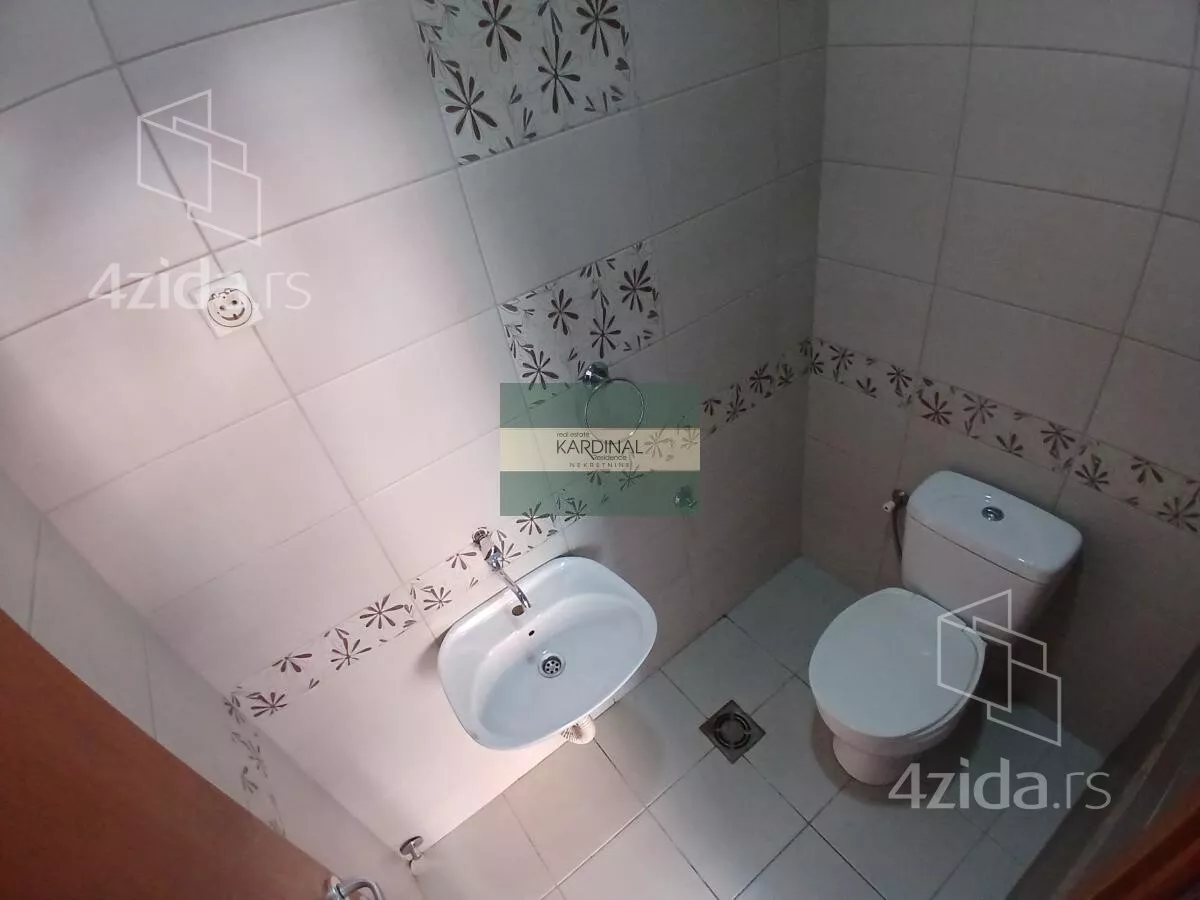 Lokal | 4zida