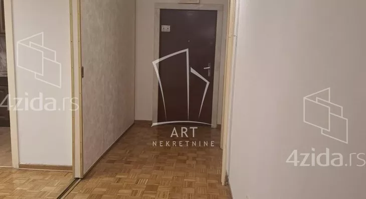 Četvoroiposoban stan | 4zida