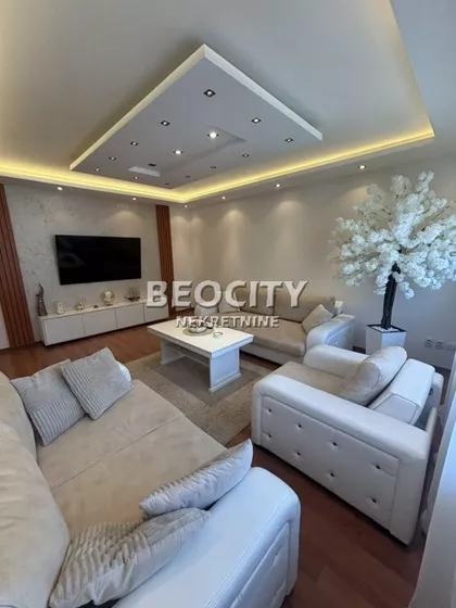 Milana Rakića | 4zida.rs