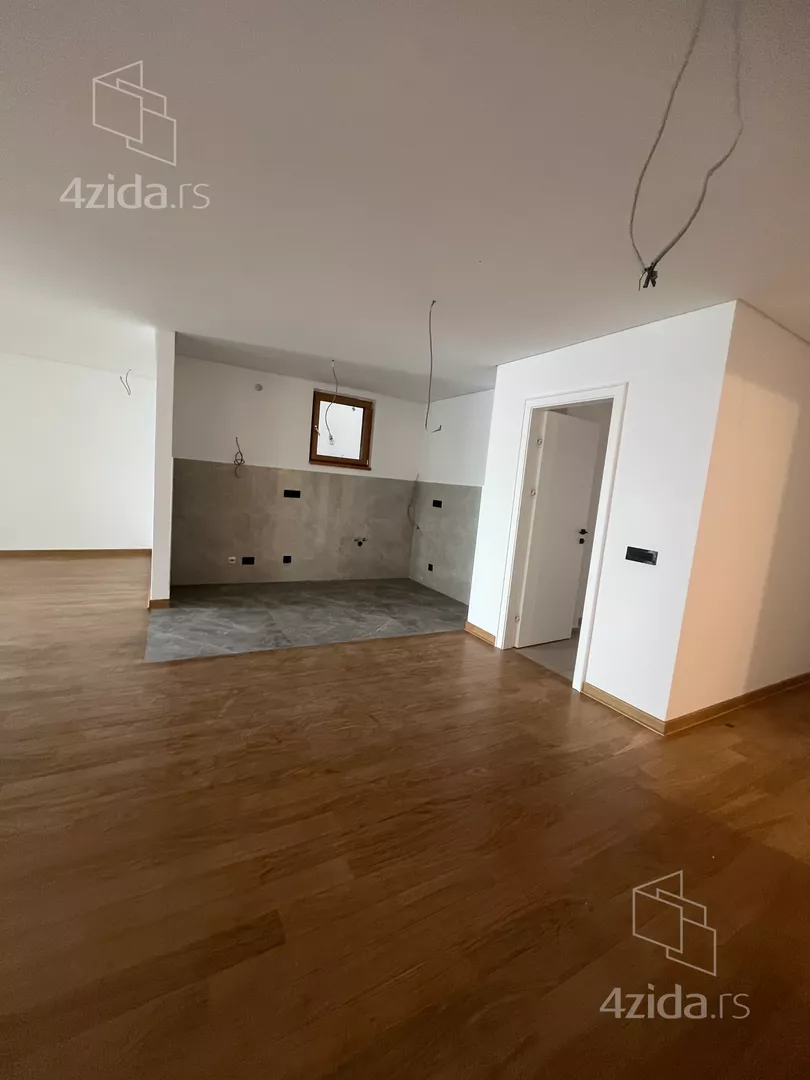 Petosoban stan | 4zida