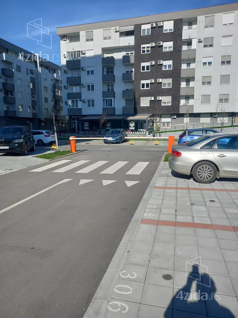 Parking | 4zida