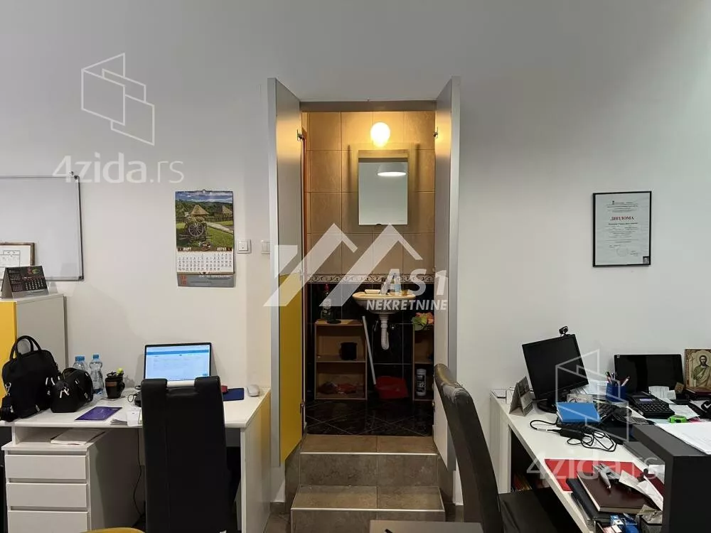 Lokal | 4zida