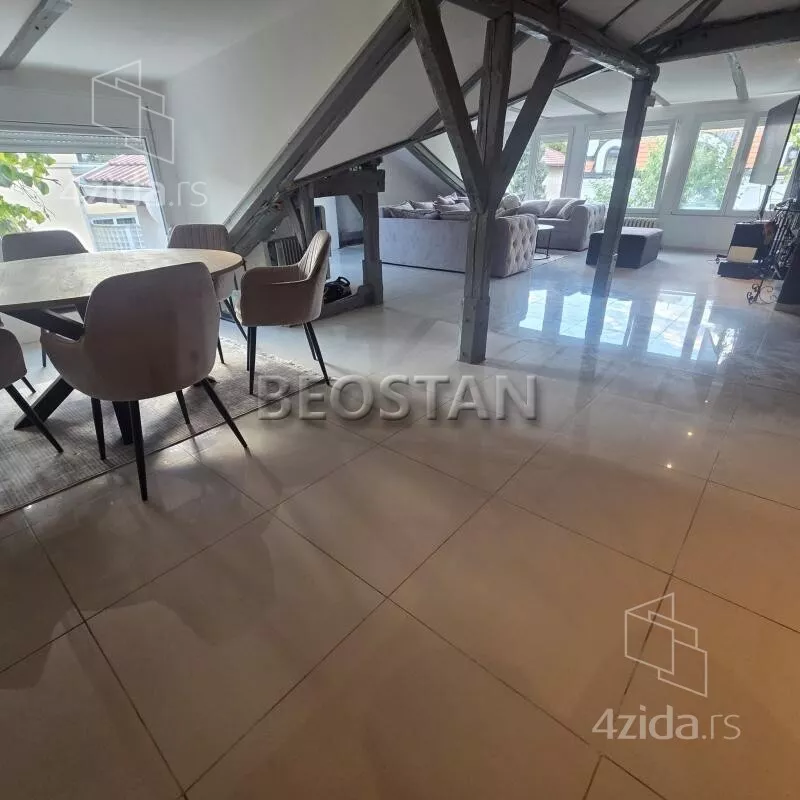Šestoiposoban stan | 4zida