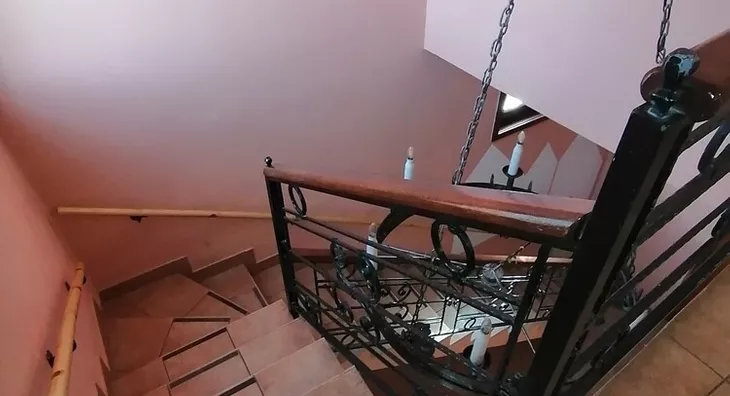 Sedmosoban stan | 4zida