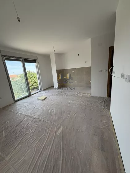 Stari Banovci | 4zida.rs