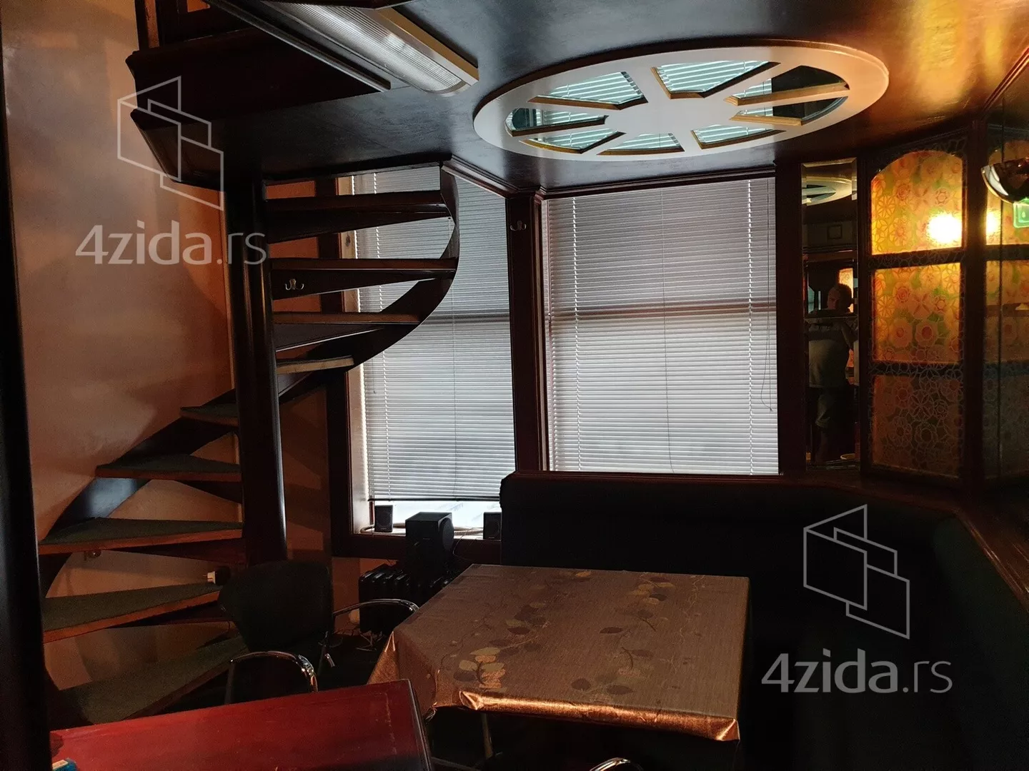 Lokal | 4zida