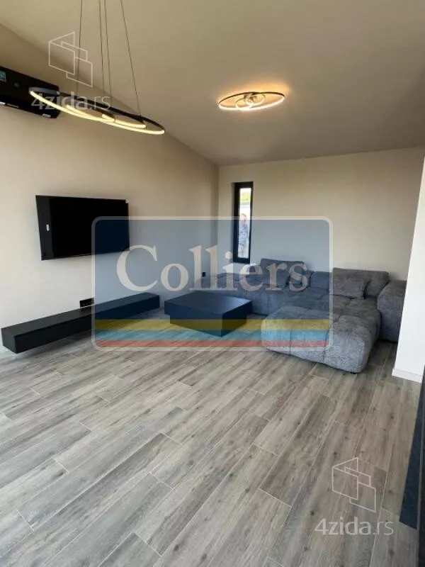 Sedmosoban stan | 4zida