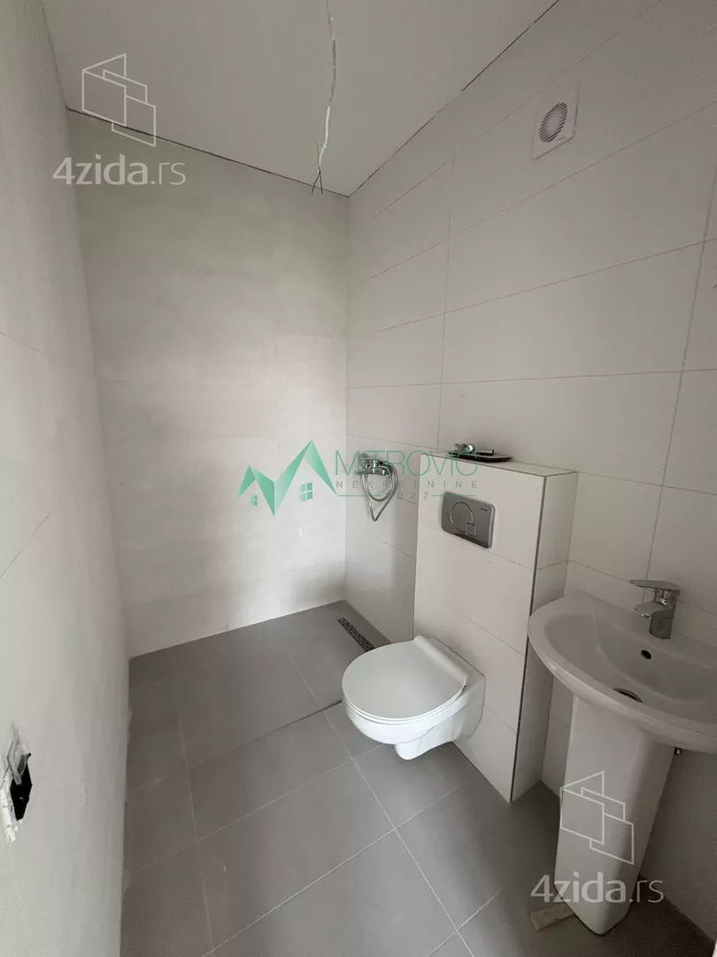 Četvoroiposoban stan | 4zida