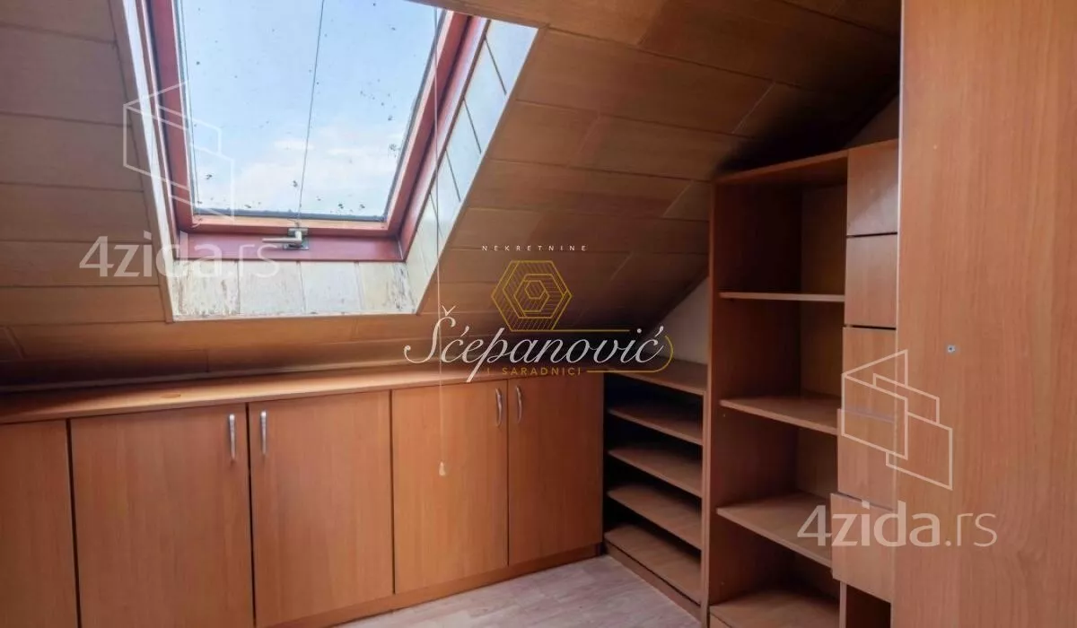 Petosoban stan | 4zida