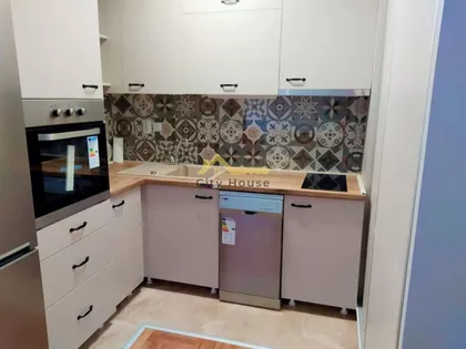Crveni Pevac | 4zida.rs