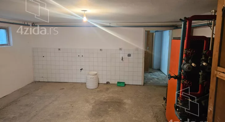 4-etažna kuća | 4zida