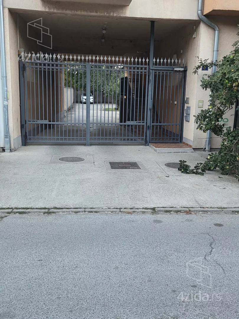 Garaža | 4zida