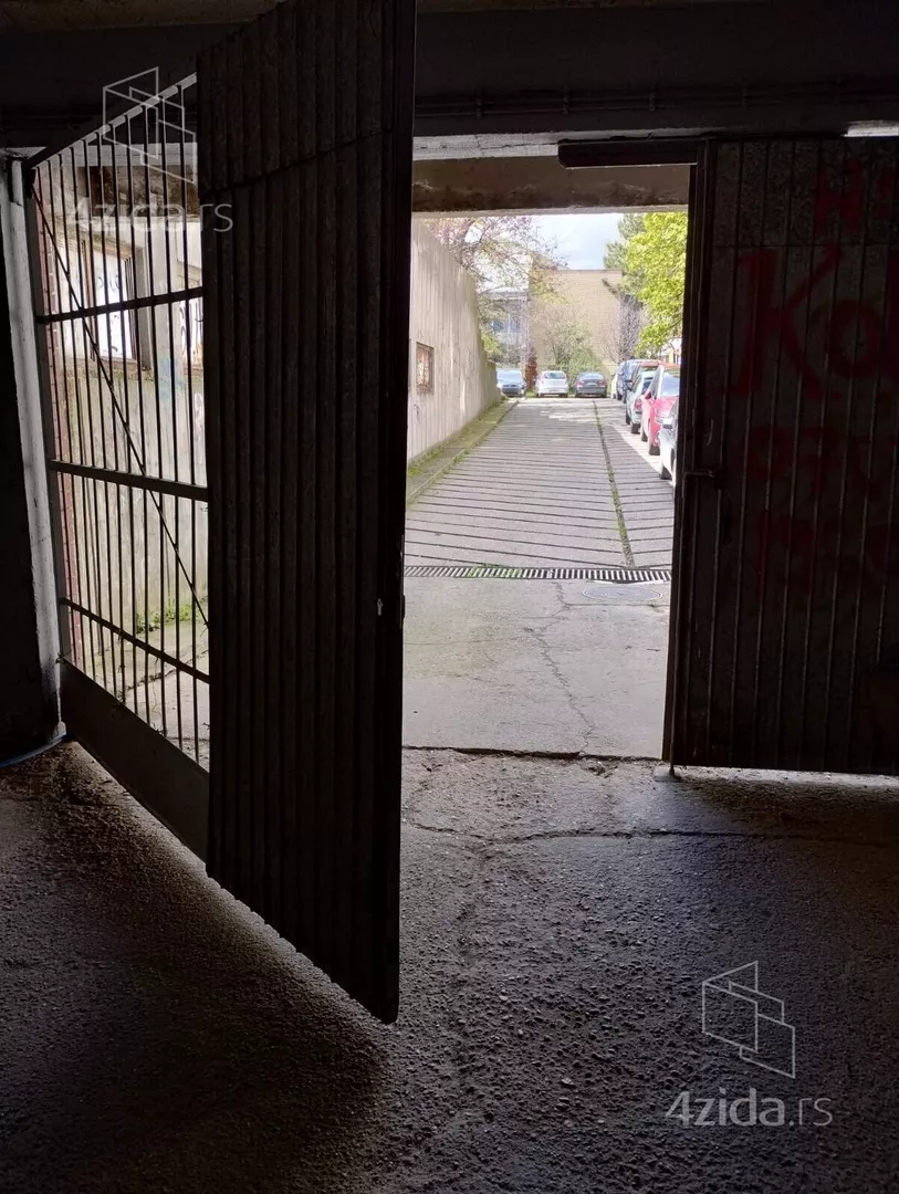 Garaža | 4zida